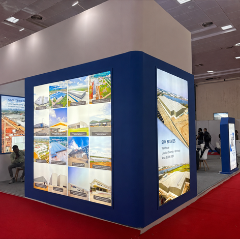 Custom exhibition stall fabrication with branded display walls