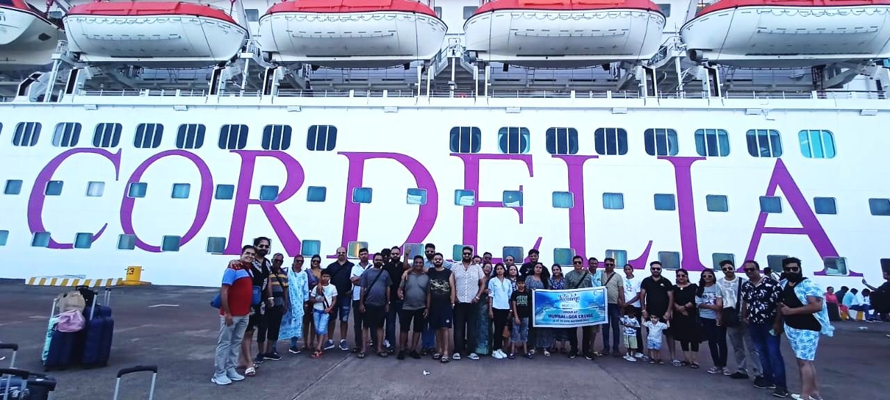 Client incentive trip group aboard the Cordelia cruise