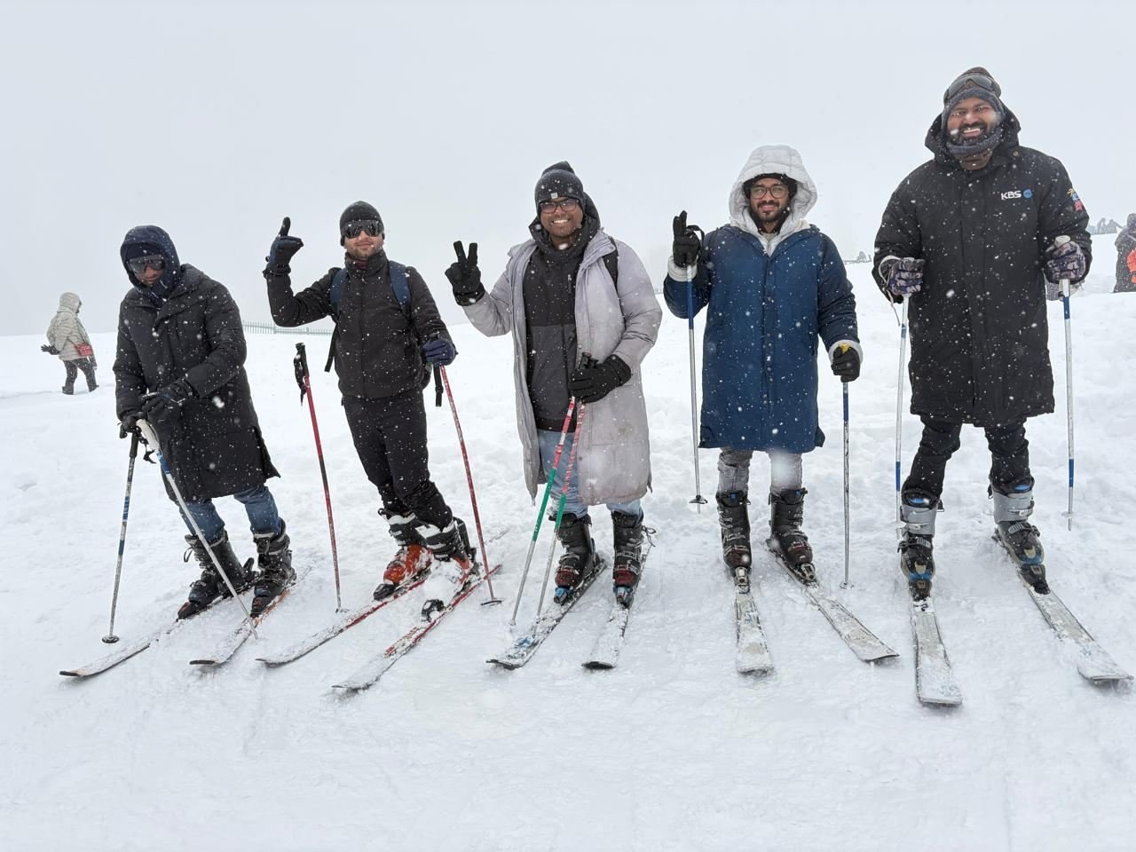 Client incentive trip group skiing in Kashmir