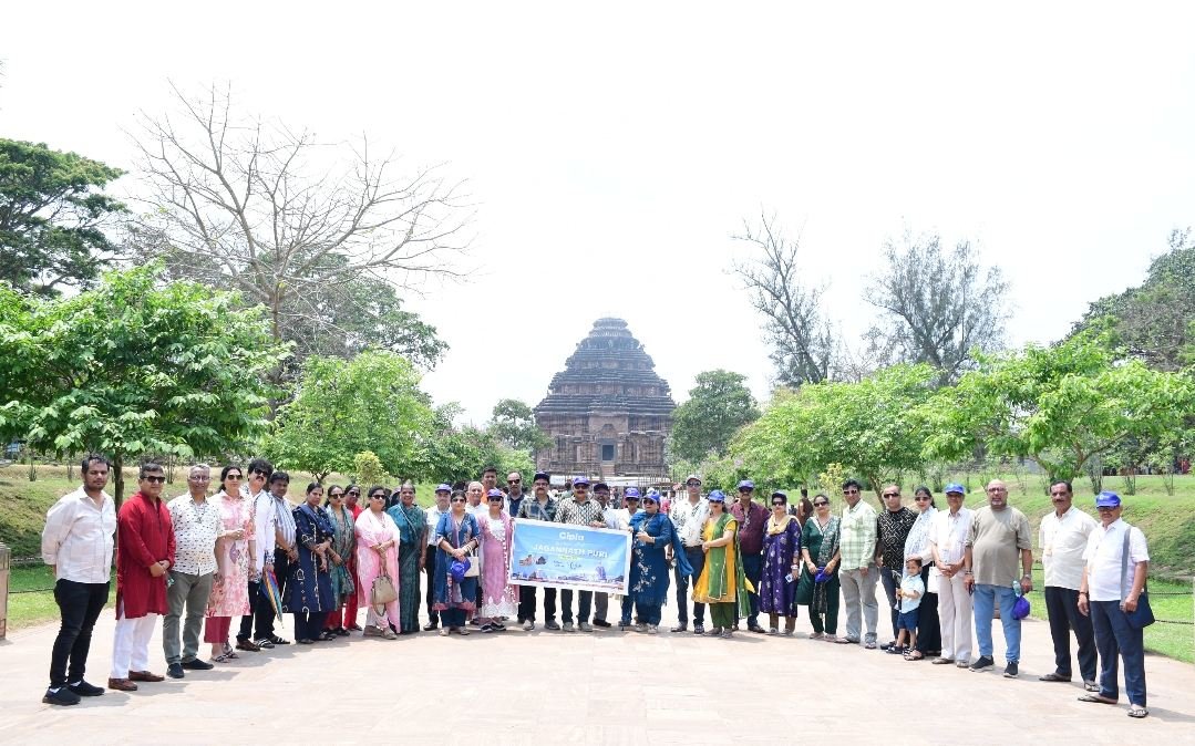 Client incentive trip group at the Konark Sun Temple